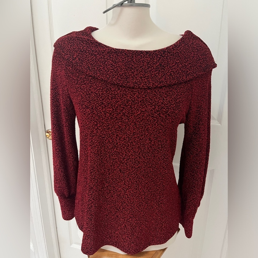 Laura petites red metallic top size medium